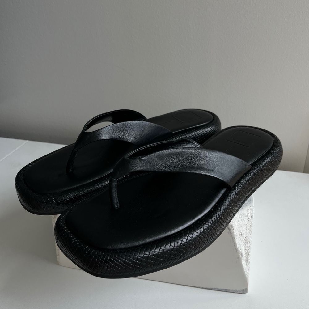 Dolce Vita Adin Sandal Size US 8
